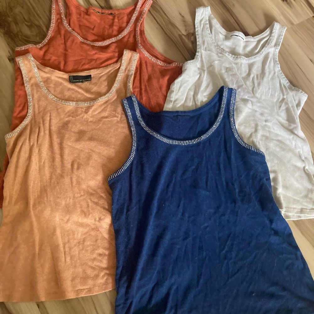 J Jeans Buffalo Tank Tops Lot 4 no size tags measurements in pictures stretchy